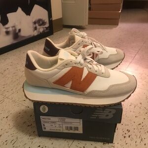 237 New Balance retro 1970s